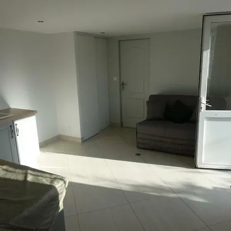 Appartement T2 Independant Au Calme Avec Terrasse Privative